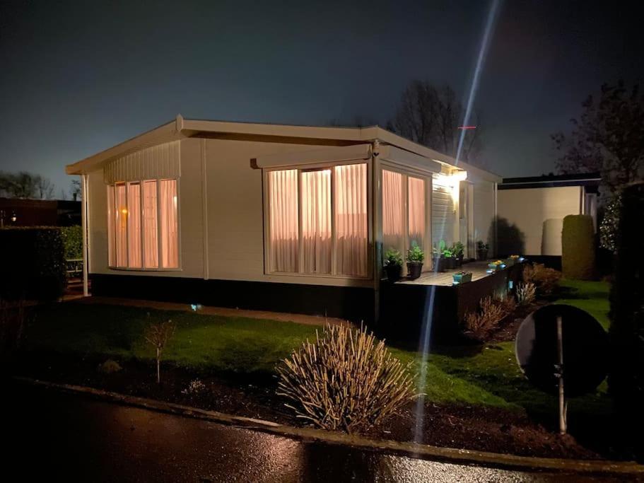 Luxe Chalet In Prachtig Natuurgebied Lith Kültér fotó